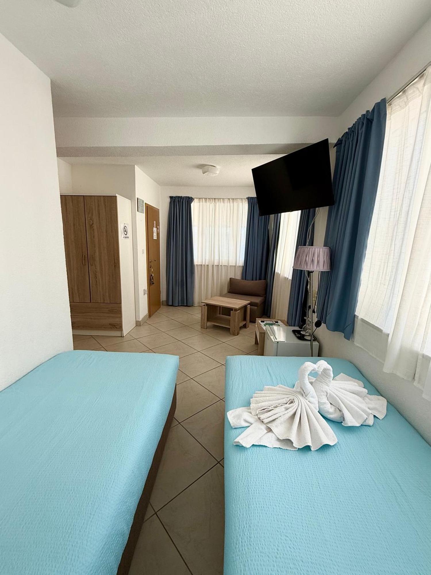 Villa Okruk-10 Meters Away From The Beach โอครูกกอร์นญี ภายนอก รูปภาพ