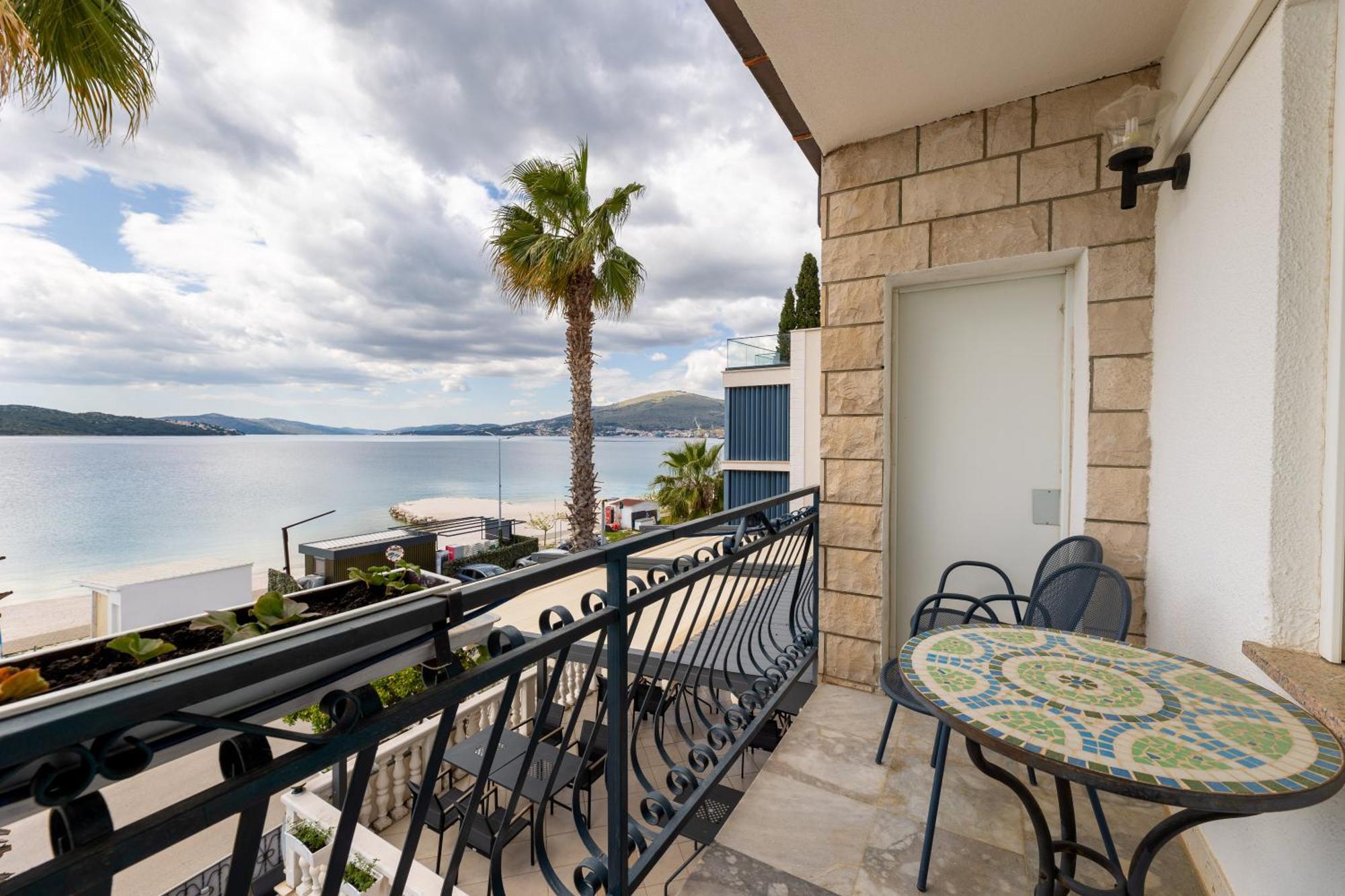 Villa Okruk-10 Meters Away From The Beach โอครูกกอร์นญี ภายนอก รูปภาพ