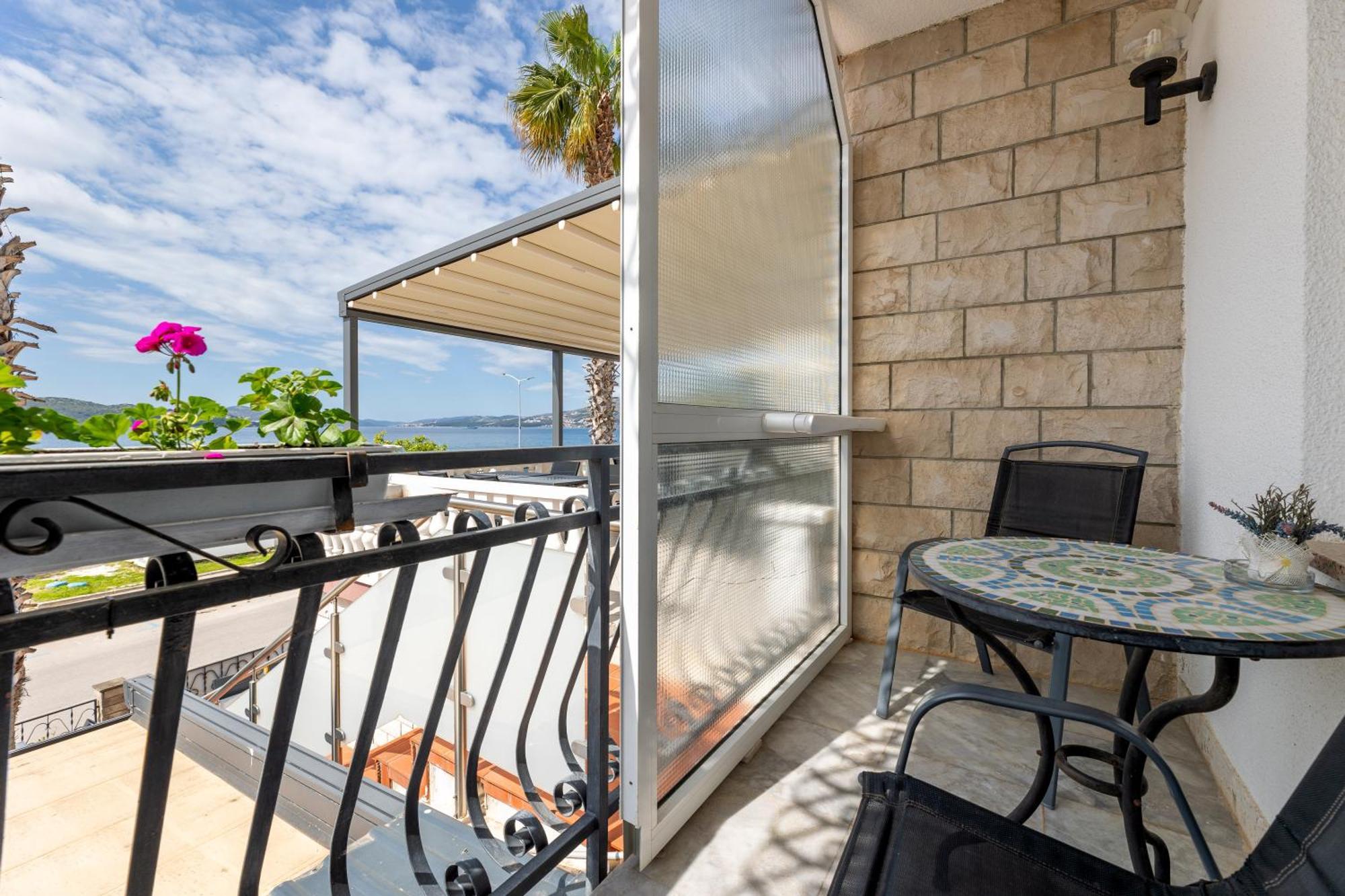 Villa Okruk-10 Meters Away From The Beach โอครูกกอร์นญี ภายนอก รูปภาพ