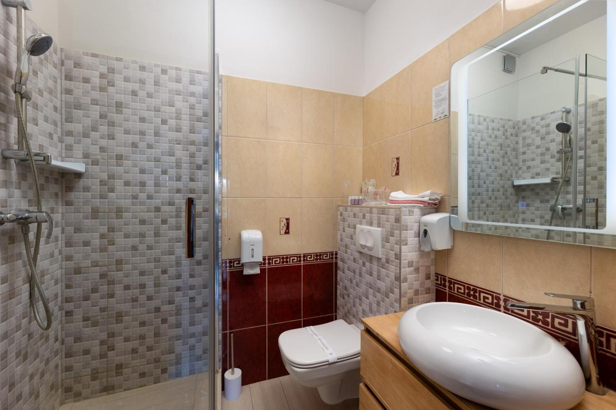 Villa Okruk-10 Meters Away From The Beach โอครูกกอร์นญี ภายนอก รูปภาพ