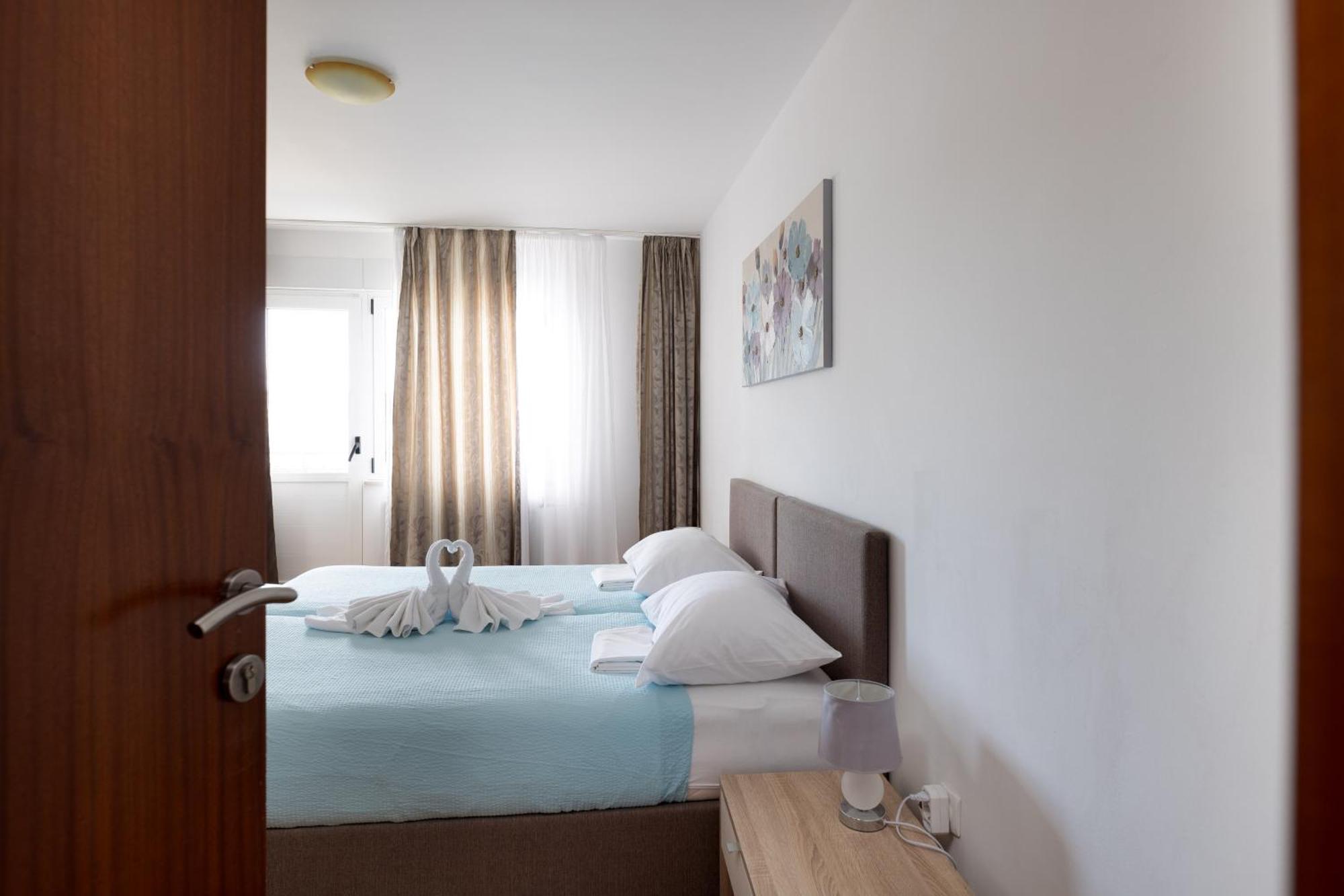 Villa Okruk-10 Meters Away From The Beach โอครูกกอร์นญี ภายนอก รูปภาพ