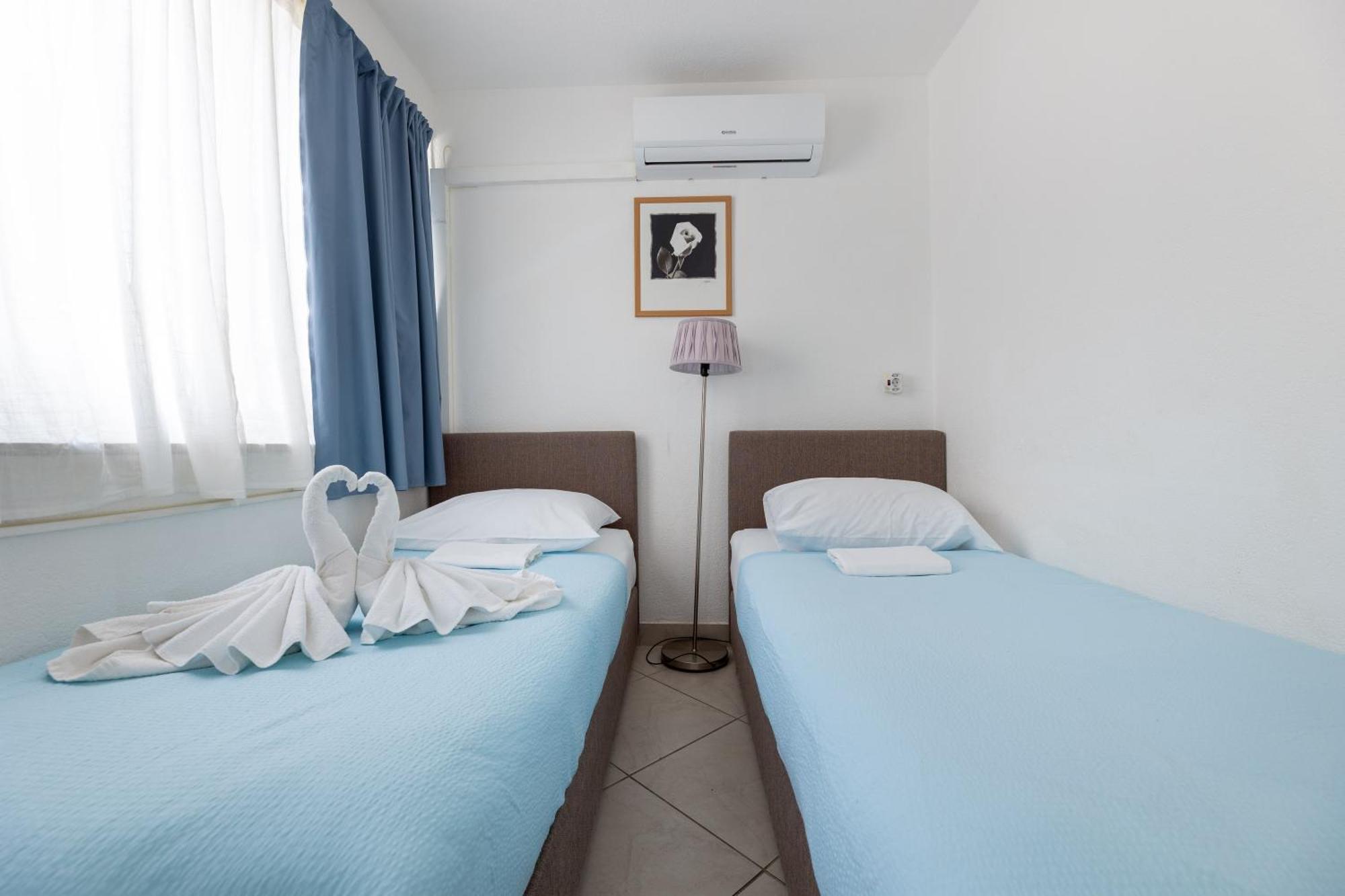 Villa Okruk-10 Meters Away From The Beach โอครูกกอร์นญี ภายนอก รูปภาพ
