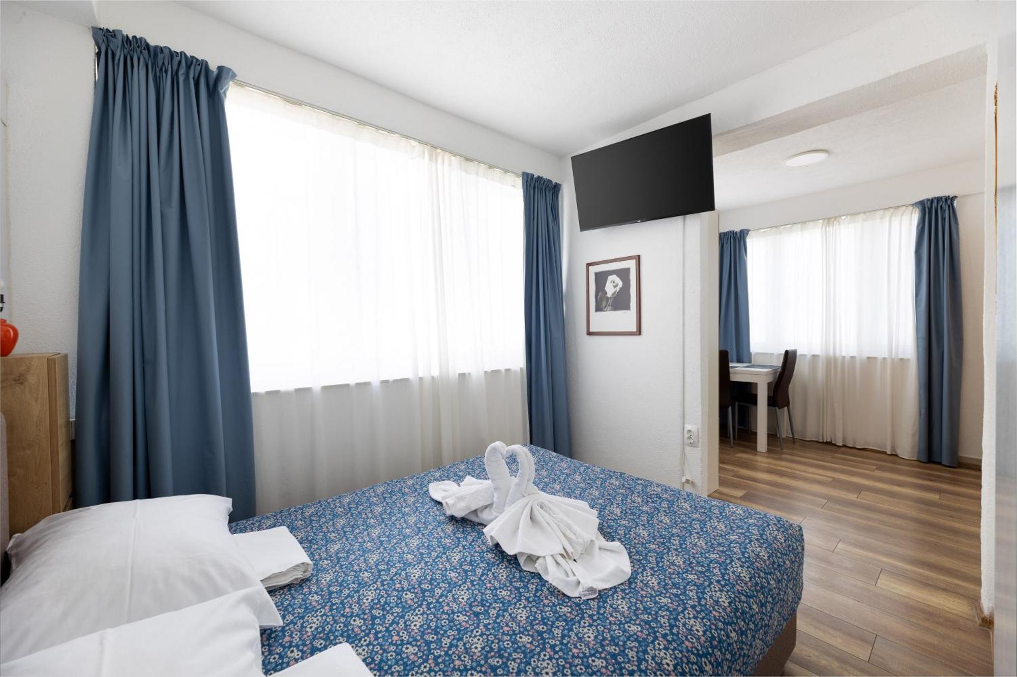 Villa Okruk-10 Meters Away From The Beach โอครูกกอร์นญี ภายนอก รูปภาพ