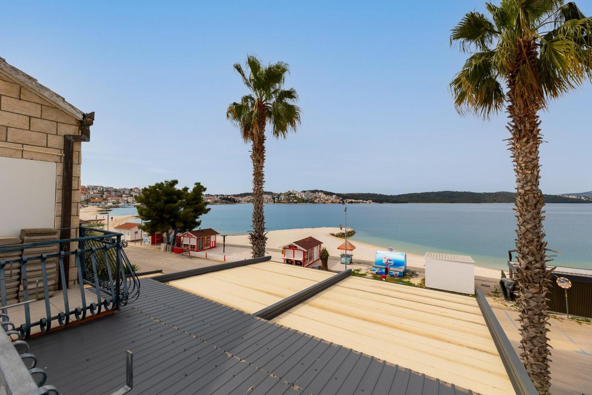 Villa Okruk-10 Meters Away From The Beach โอครูกกอร์นญี ภายนอก รูปภาพ