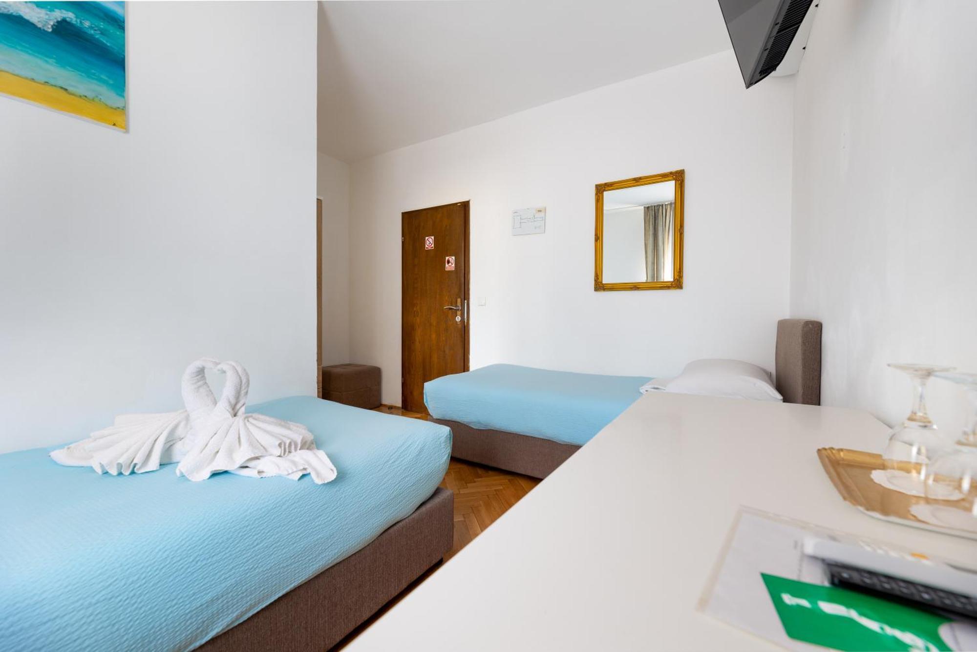 Villa Okruk-10 Meters Away From The Beach โอครูกกอร์นญี ภายนอก รูปภาพ