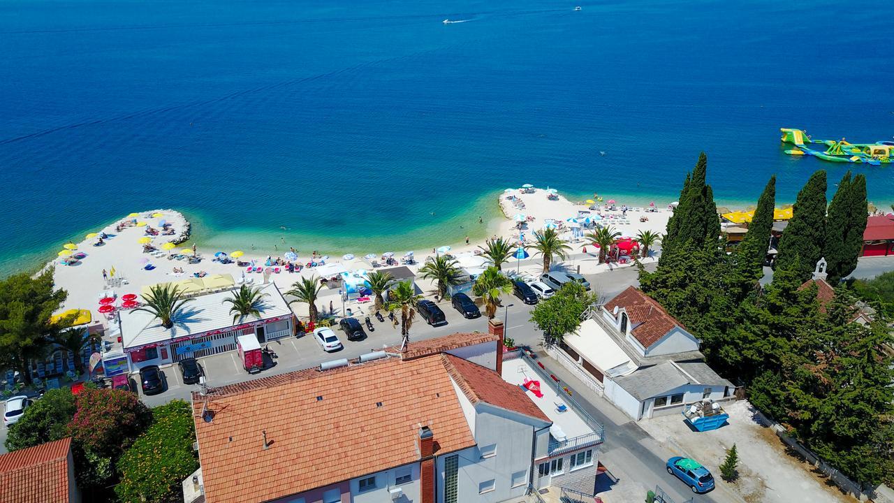 Villa Okruk-10 Meters Away From The Beach โอครูกกอร์นญี ภายนอก รูปภาพ